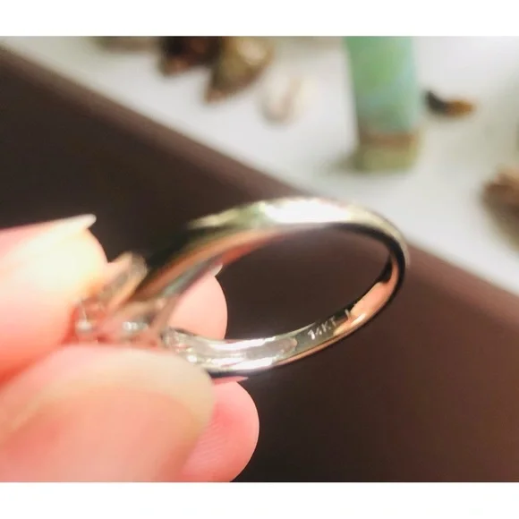 REAL Diamonds and 14 Karat White Gold Ring - Picture 4 of 15